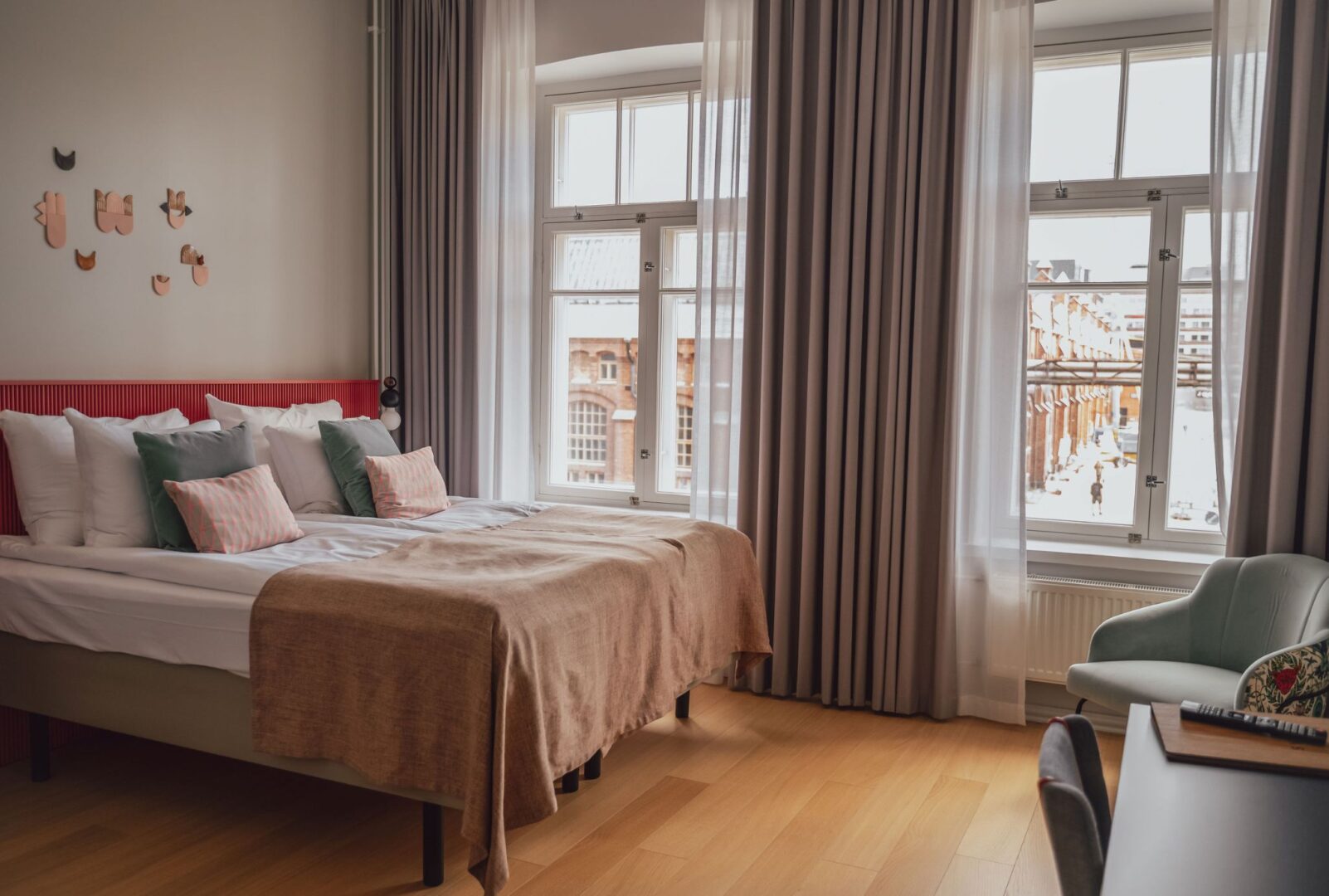 Superior_huone_The_Folks_Hotel_Konepaja_Helsinki